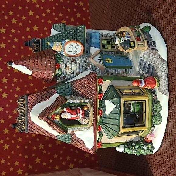 Enchanted Forest Village Santa's Lighted Glass Window Toy Shop - Picture 11 of 11